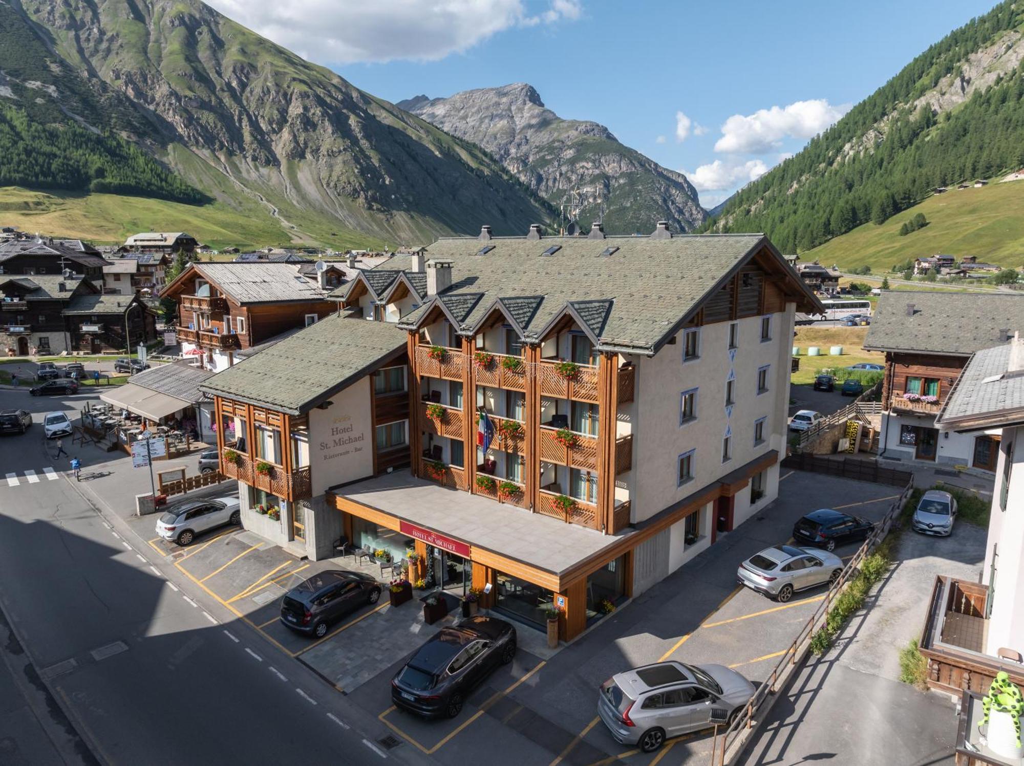 Hotel St. Michael Livigno Extérieur photo